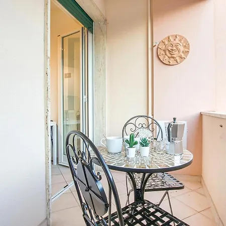 1 Bedroom Gorgeous In Appartement Sestri Levante