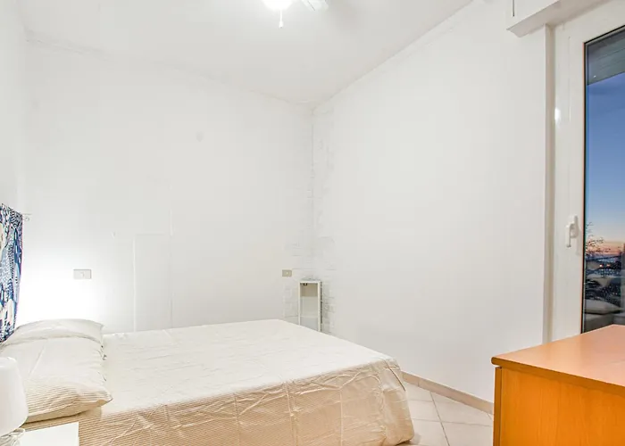 1 Bedroom Stunning In 公寓 东塞斯特里
