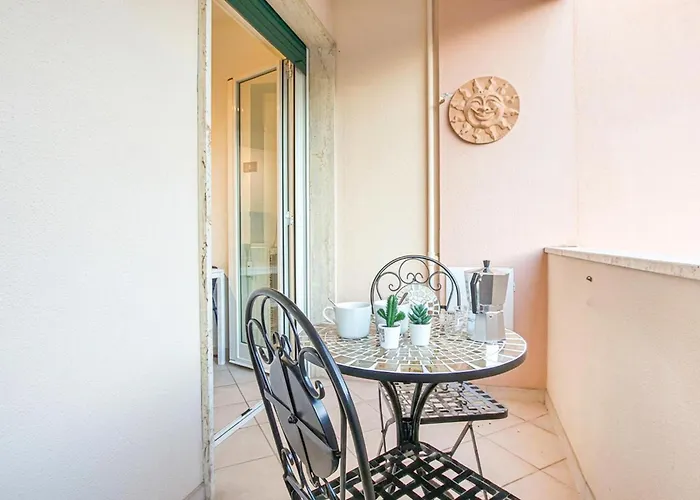 1 Bedroom Stunning In 公寓 东塞斯特里